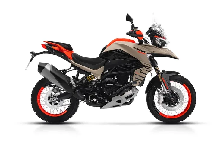 Benelli TRK800 Debuts