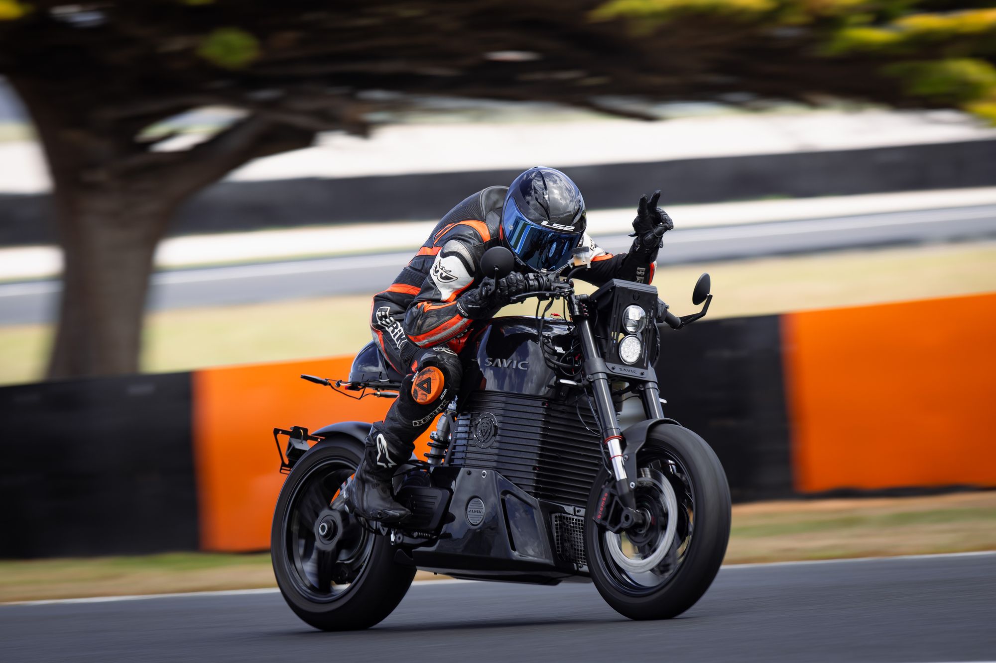 AUSTRALIA’S SAVIC MOTORCYCLES C-SERIES EV MOTORBIKE TAKES ON PHILLIP ISLAND GP TRACK